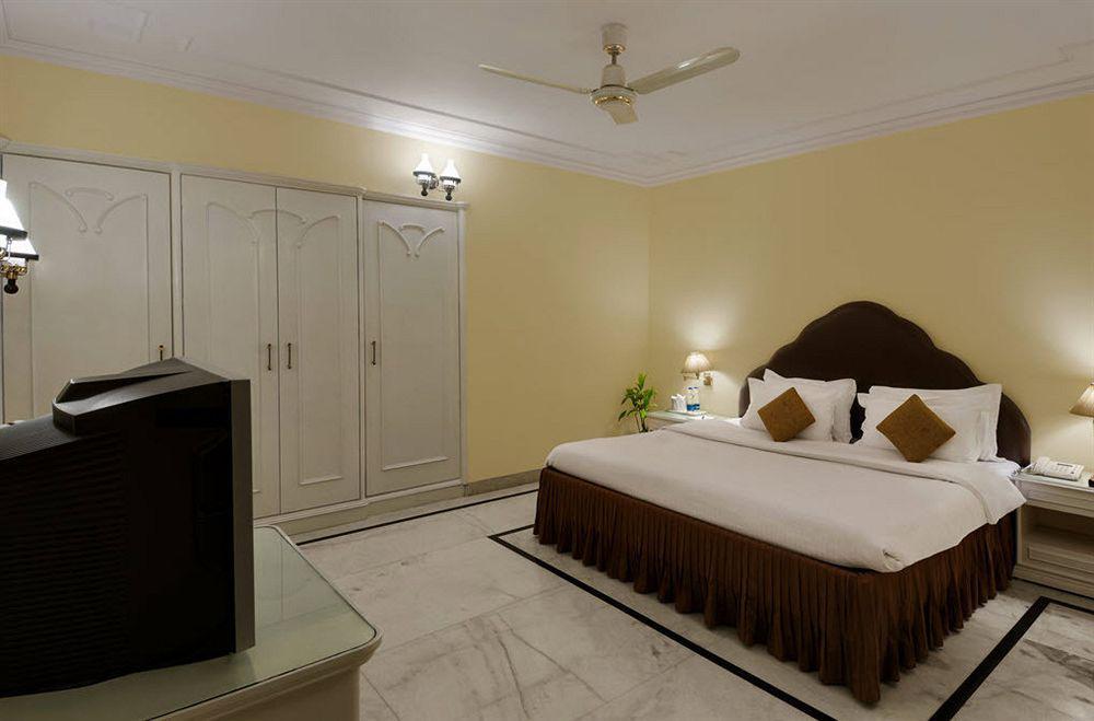 India Hotel Varanasi Exterior photo
